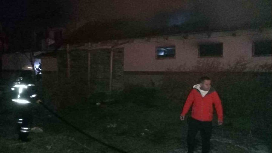 Burdur'da tavuk çiftliği alevlere teslim oldu