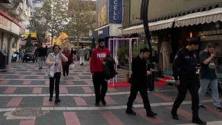'akmam yok' cevabna sinirlenip 2 el ate etti
