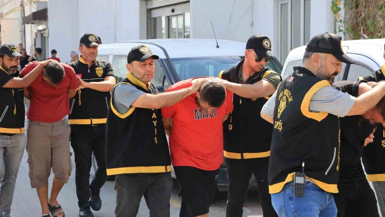 �al��t�klar� mobilyac�y� bas�p 5 milyon TL hara� istediler