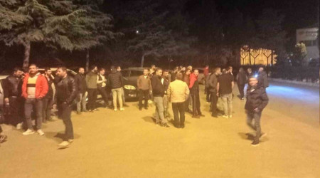 Cam fabrikası işçileri düşük zamma tepki için iş bıraktı