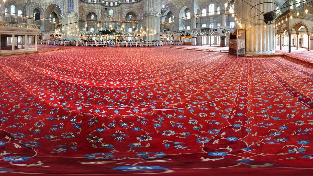 Camilerde halı temizliği önemli