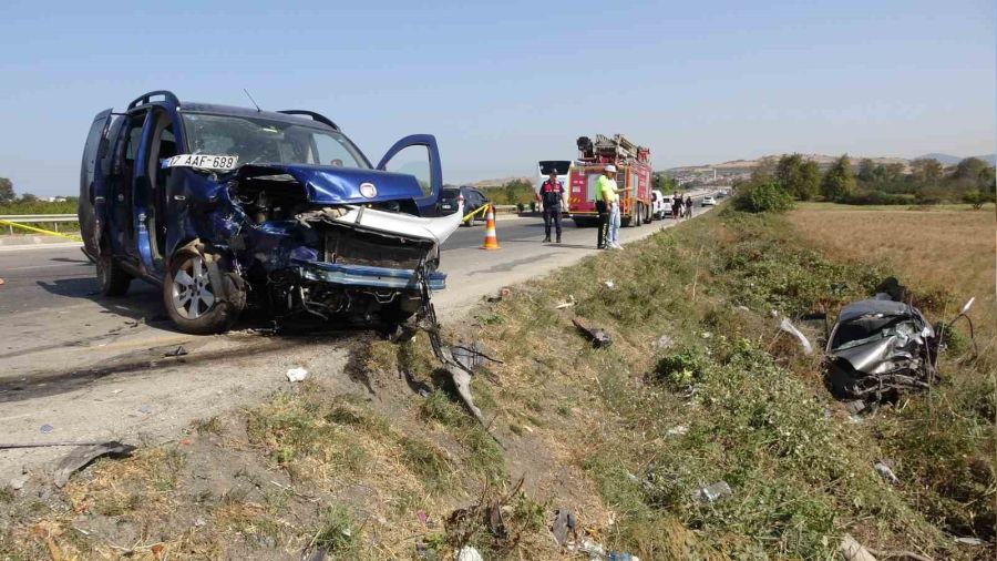 anakkale'de feci kaza: 2 l, 5 yaral