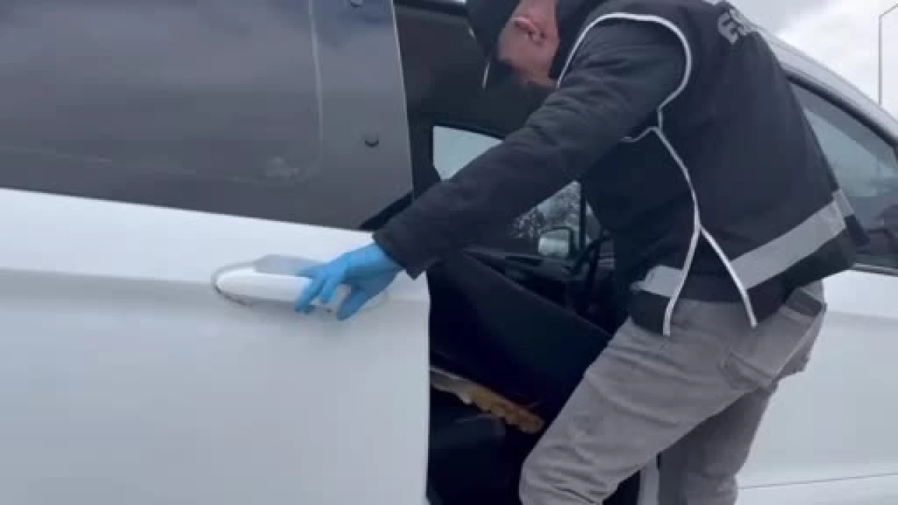 ekicinin zerindeki aratan 480 adet tabanca kt