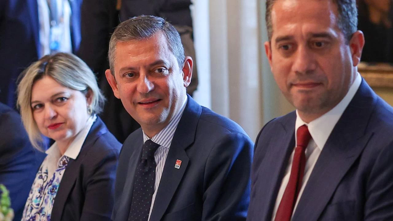 CHP'de parti aleyhinde �al��anlar ihra� edilecek