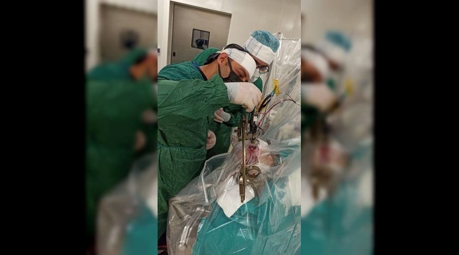 Çocuğa uyanıkken beyin pili takıldı