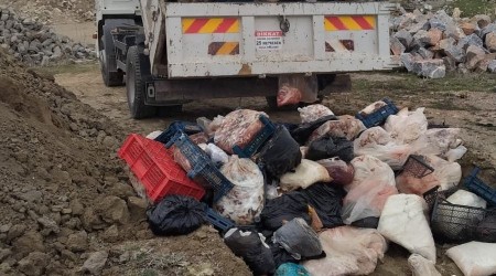Depodan akan kan ve kötü koku ekipleri alarma geçirdi
