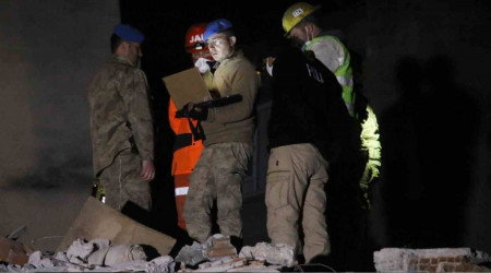 Depremin 232. saatinde umutlu bekleyiş