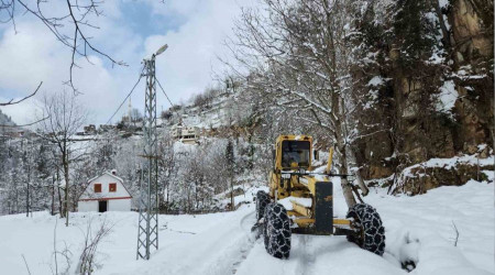 Doğu Karadeniz'de 567 köy ve mahalle yolu kapandı