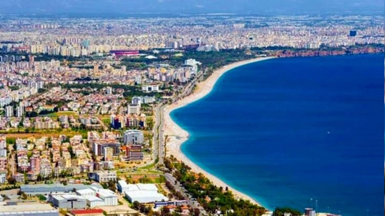 Döşemealtı: Tarihin ve doğanın iç içe geçtiği bir ilçe