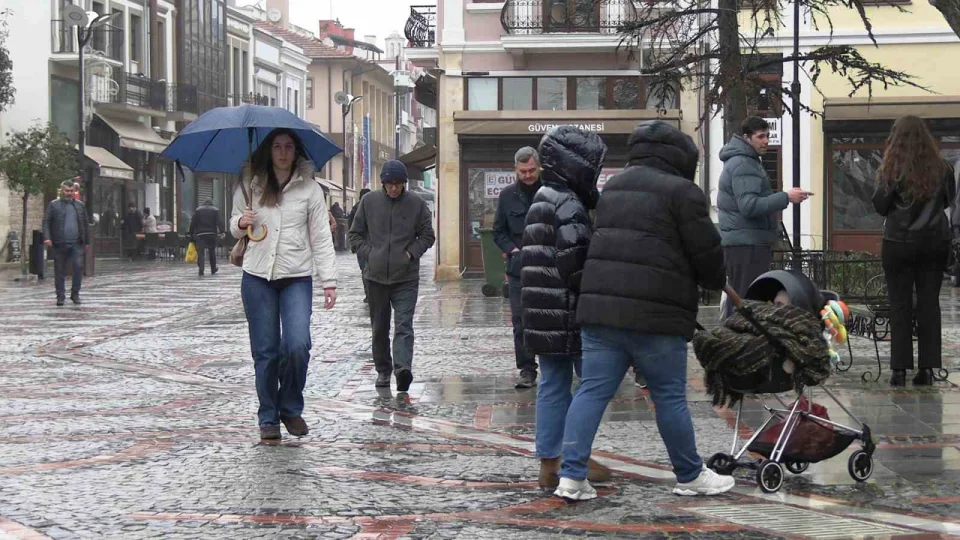 Edirne'de ya�mur etkili oldu