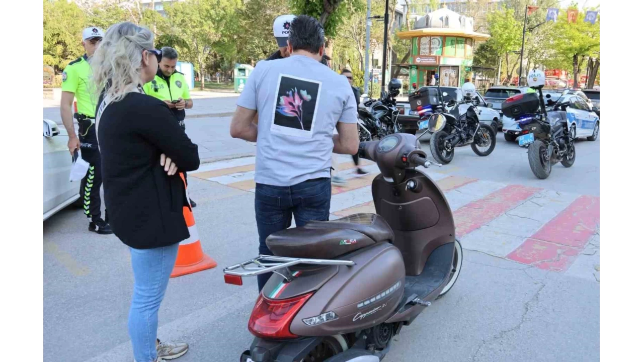 Ehliyet, kask, sigorta yok, 20 bin lira ceza var