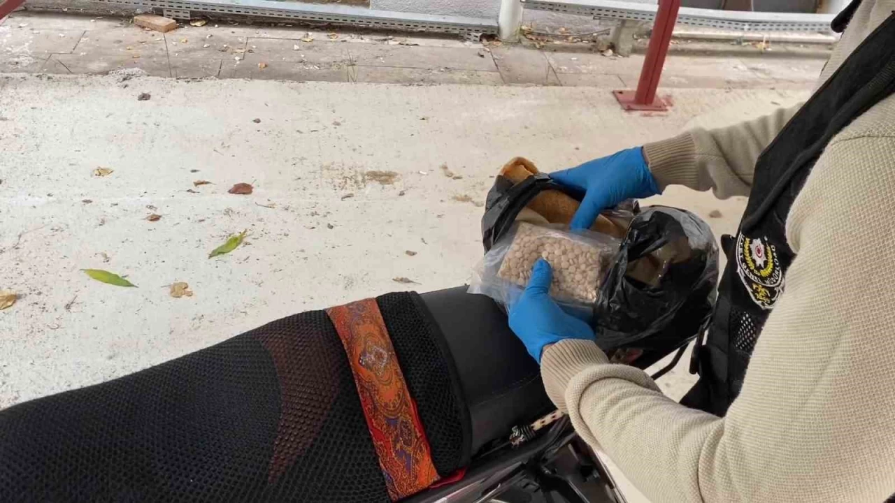 Ekmek arasında uyuşturucuya 'Ağrı kesici hap sanıyordum' dedi