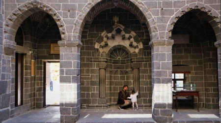 El Cezeri'nin depremin habercisi olan tarihi sütunları