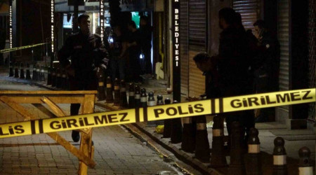 Elinde pompal tfekle sokak ortasnda ate at