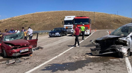 Erzurum-Bayburt karayolunda kaza; 4'ü ağır 8 yaralı