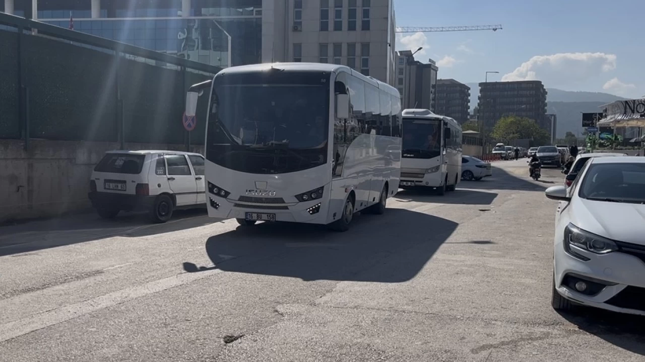 Eski belediye bakan ve ei 3 gn sonra adliyeye sevk edildi