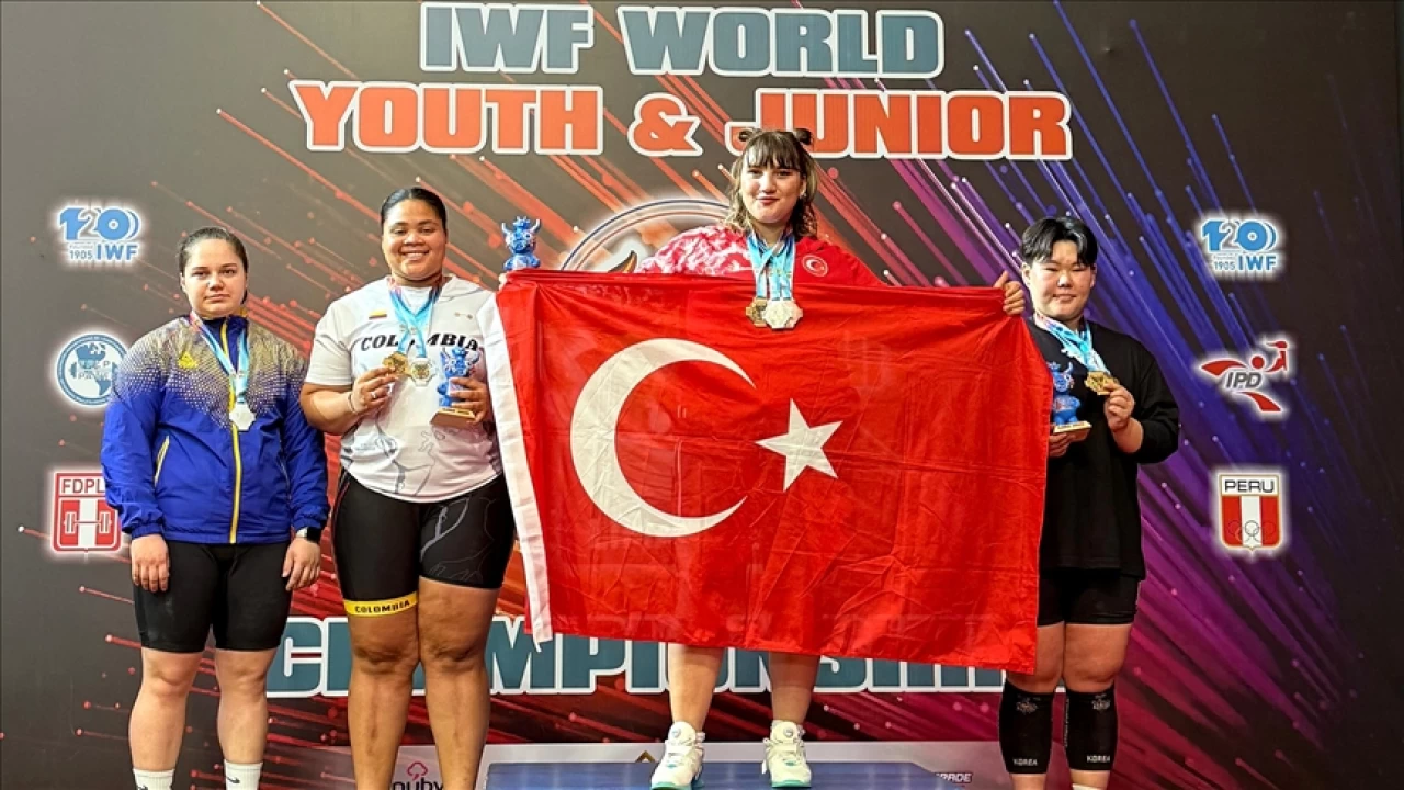 Fatmagül Çevik, gençler dünya şampiyonu oldu