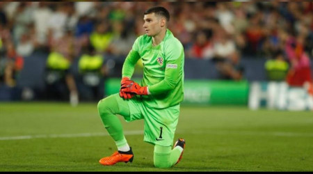 Fenerbahçe Livakovic’in peşini bırakmıyor