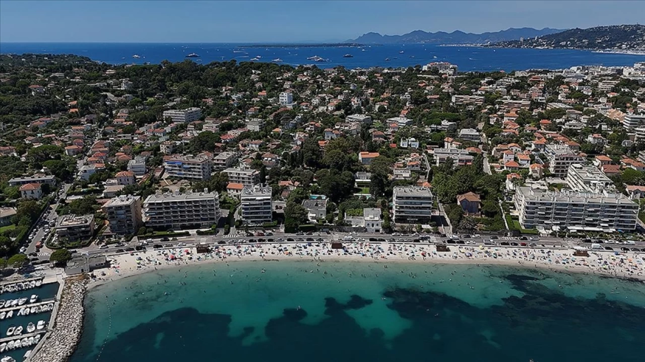 Fransa'da 14 vilayette kırmızı alarm