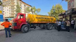 Gaziantep'te el freni �ekilmeyen su tankeri 3 araca �arpt�