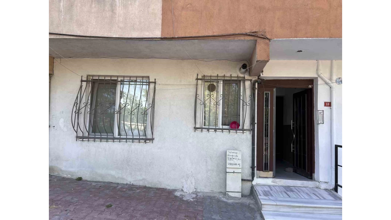 Gaziosmanpa�a'da bir ki�i evinde �l� bulundu