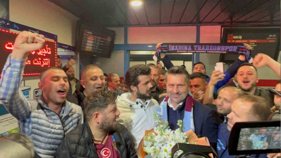 Gelir gelmez oyuncularına mesaj verdi