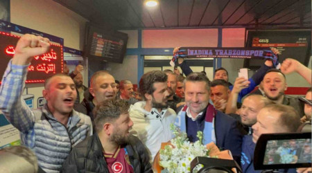 Gelir gelmez oyuncularına mesaj verdi
