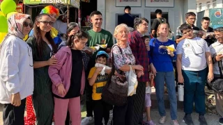 Gelirini tatil yerine zel ocuklara ayryor