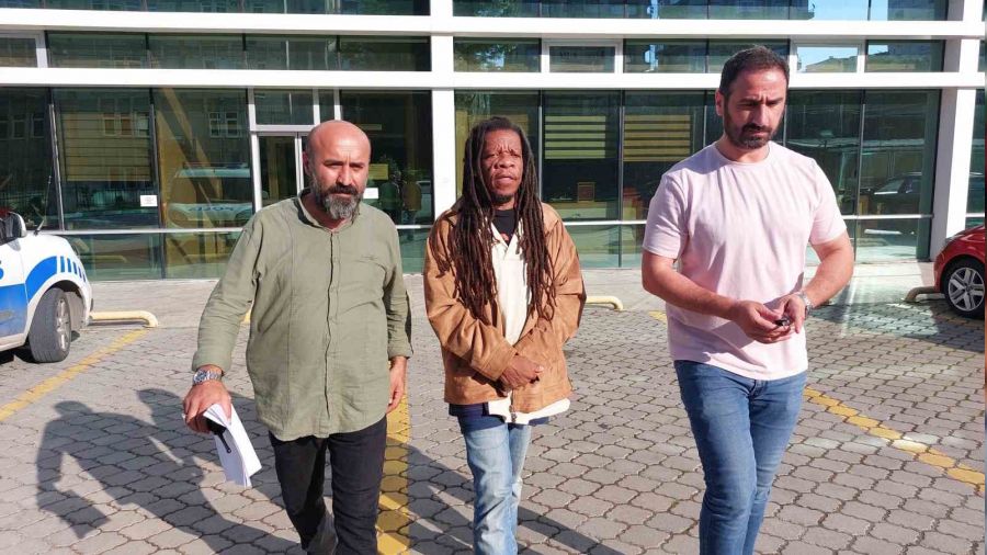 Gemide 15 gün arkadaşının cesediyle yaşamış