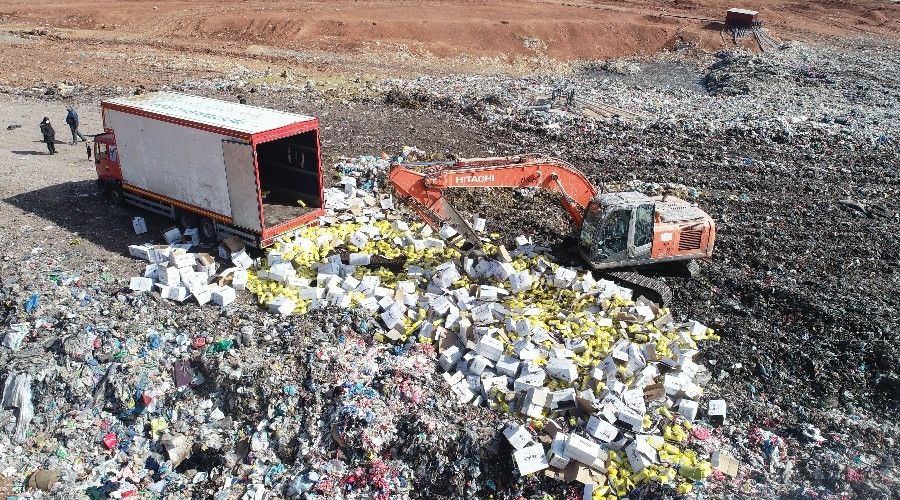 Gümrük kaçağı 5 ton çay böyle imha edildi