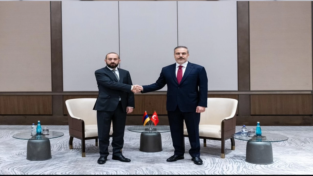 Hakan Fidan, Ermenistan D��i�leri Bakan� Mirzoyan ile bir araya geldi