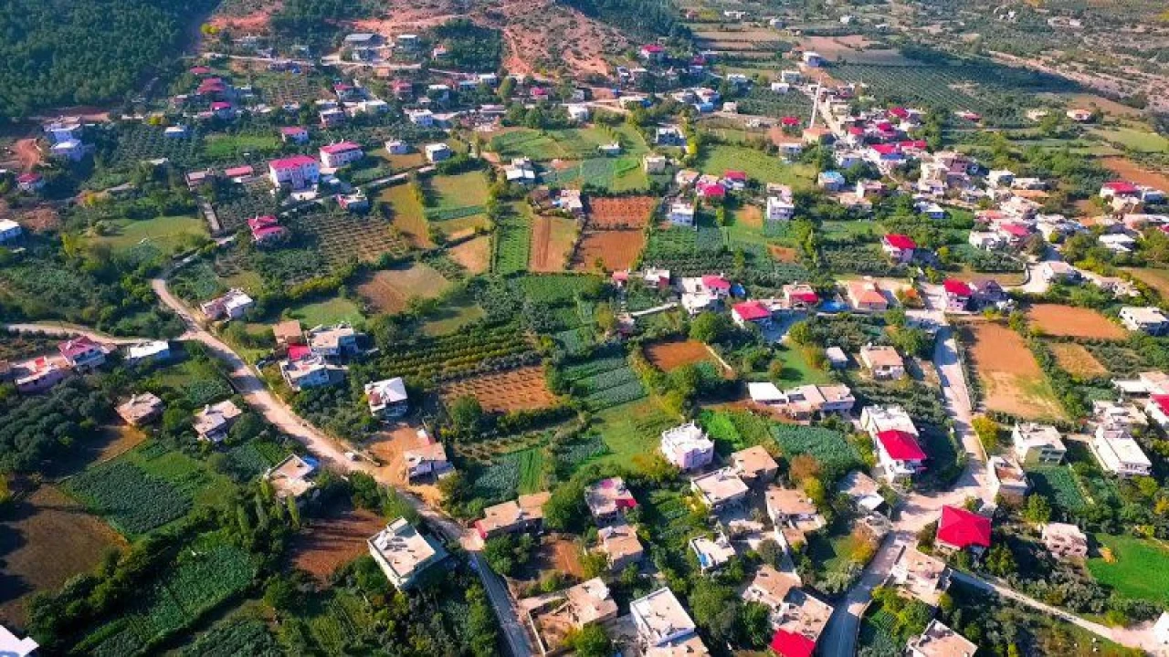 Hassa: Tarihin ve doann i ie getii bir ile