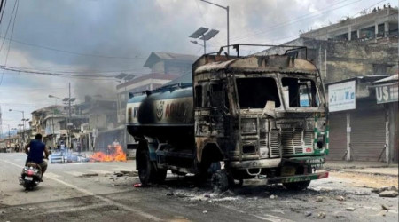 Hindistan Manipur'da şiddet olayları artıyor