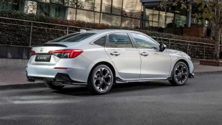 Honda'nın yenilenen Civic modeli satışa sunulacak