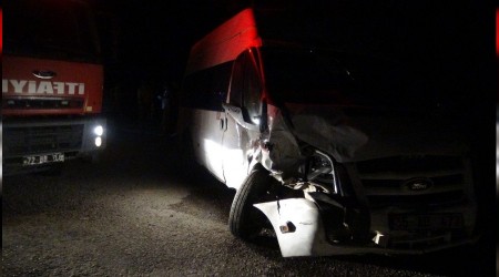 Hurdaya dönen araçlardan sağ kurtuldular