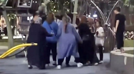 İki grup kadın arasında arbede
