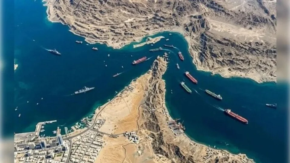 �ran, H�rm�z Bo�az�'nda "kara liste"ye ald��� gemilerin say�s�n�n 56'ya ��kt���n� duyurdu: