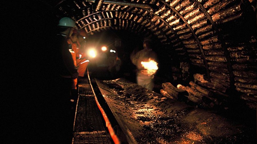 İran'da göçük altındaki 6 madencinin cesetlerine ulaşıldı