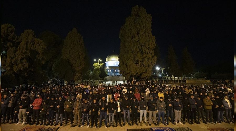 İsrail alçaklığında sınır yok, teravih sonrası cemaate foseptik suyu sıktılar