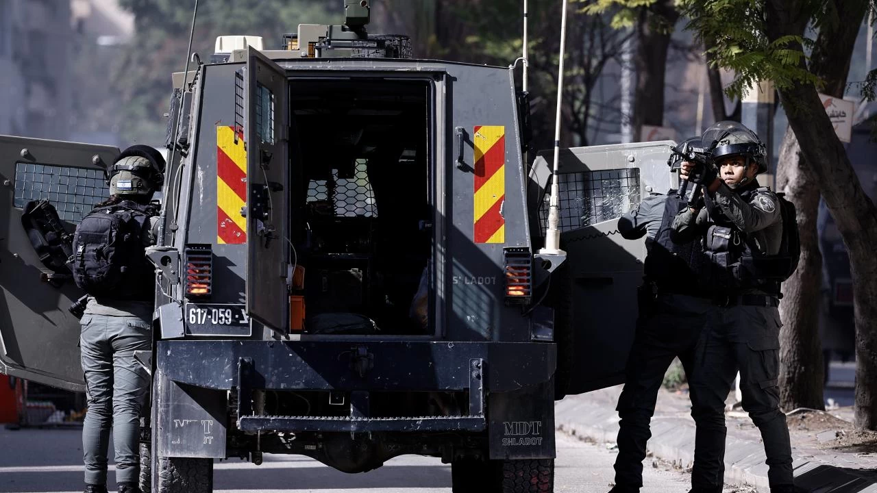 �srail g��leri Kalkilya'da 2 Filistinliyi g�zalt�na ald�