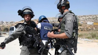 İsrail, kasım ayında Batı Şeria'da Filistinli gazetecilere yönelik 57 ihlal ve saldırı gerçekleştirdi