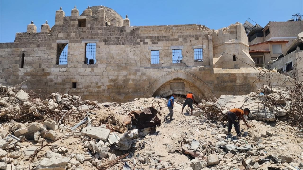 İsrail ordusu Gazze'nin Han Yunus kentine hava saldırısı düzenledi