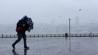 İstanbul'da sağanak ve fırtına etkili oldu