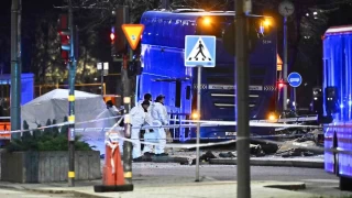 İsveç'te otobüs durağa daldı: 3 ölü, 3 yaralı