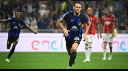 İtalya'daki derbide Inter güldü