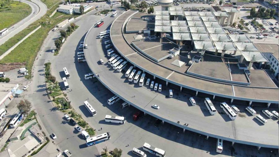 �zmir Otogar� bu bayram �ncesi sakin