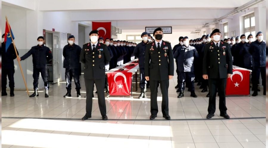 �zmir'de k�sa d�nem askerler yemin etti