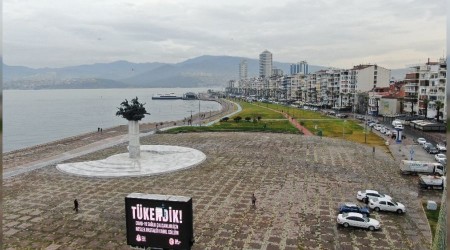 İzmir'de sular çekildi