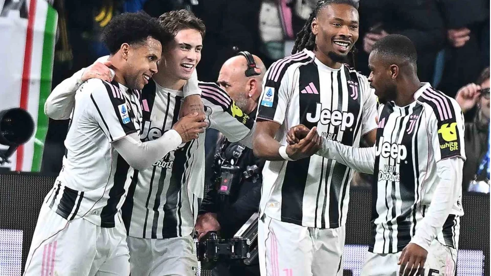 Juventus, Napoli'yi farklı mağlup etti