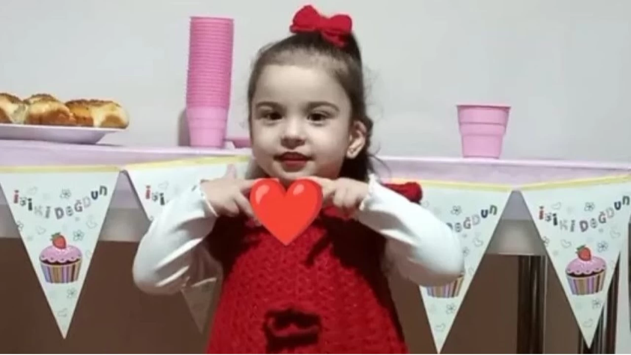 Kahreden ölüm: Minik Nazlı havuza düşüp hayatını kaybetti